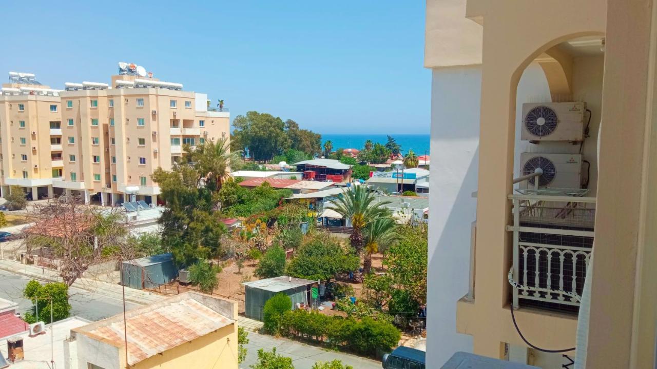 Luxury Private Rooms -Sea View, Netflix, Gym- 5 Min From Beach! - Private Room In Shared Apartment Larnaka Exterior foto